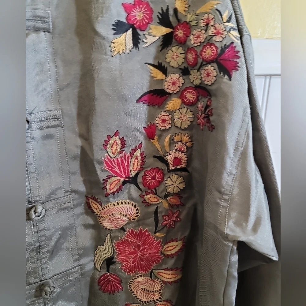 NWT Chico's Design Kaylee Eastland Jacket Gunmetal 3 XL Asian Inspire Embroidery